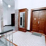 Black & White Flat For 2 / Peaceful / Jewish Quarter