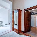 Black & White Flat For 2 / Peaceful / Jewish Quarter