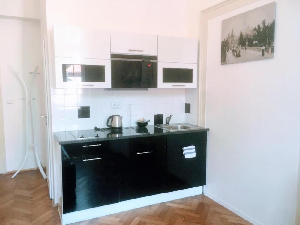 Black & White Flat For 2 / Peaceful / Jewish Quarter Praga
