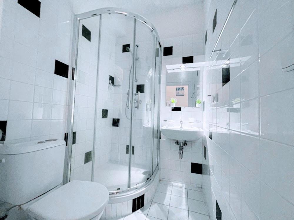 Black & White Flat For 2 / Peaceful / Jewish Quarter Appartamento *