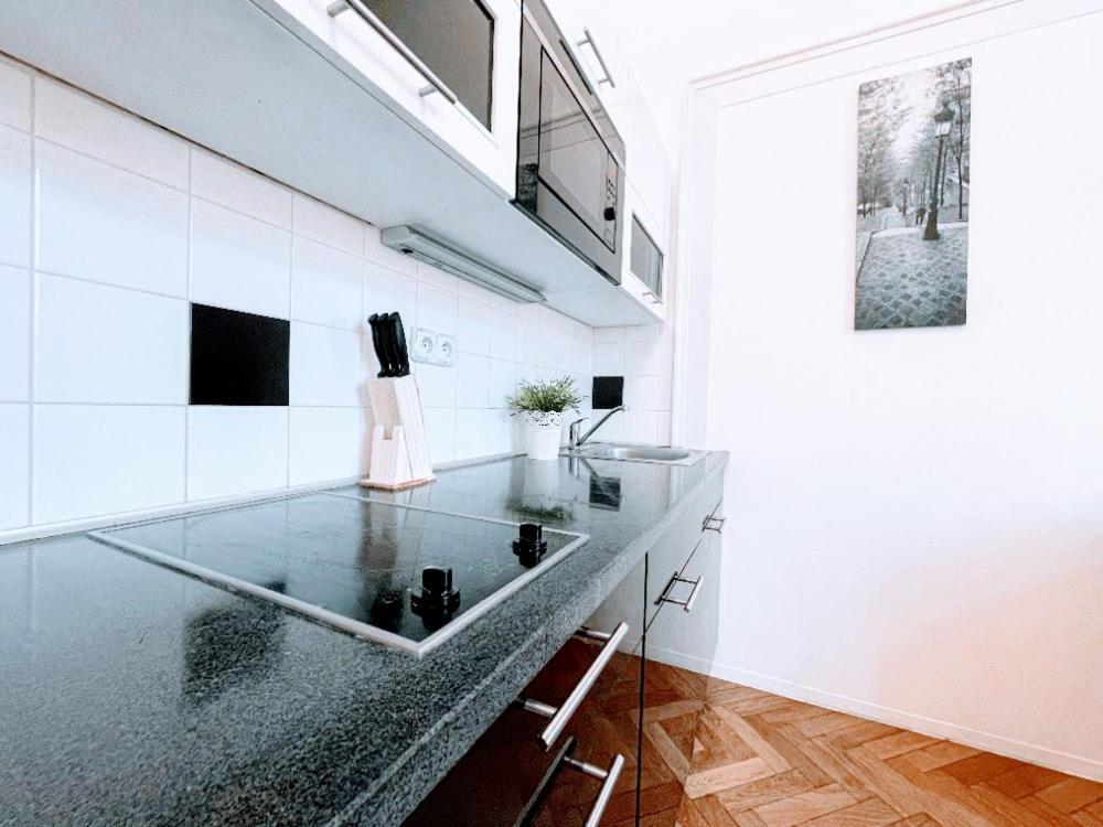 Black & White Flat For 2 / Peaceful / Jewish Quarter Praga